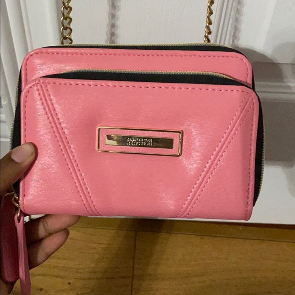 Wallet with a removable crossbody strap